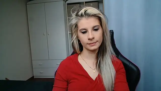 KristineGlow online show from 7, 5, 2026