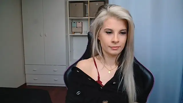 Snapshot of KristineGlow chatting on 29, 5, 2026 KristineGlow online show from 29, 5, 2026