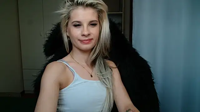 Snapshot of KristineGlow chatting on 30, 6, 2026 KristineGlow online show from 30, 6, 2026