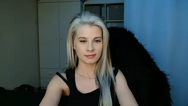 Snapshot of KristineGlow chatting on 9, 7, 2026 KristineGlow online show from 9, 7, 2026