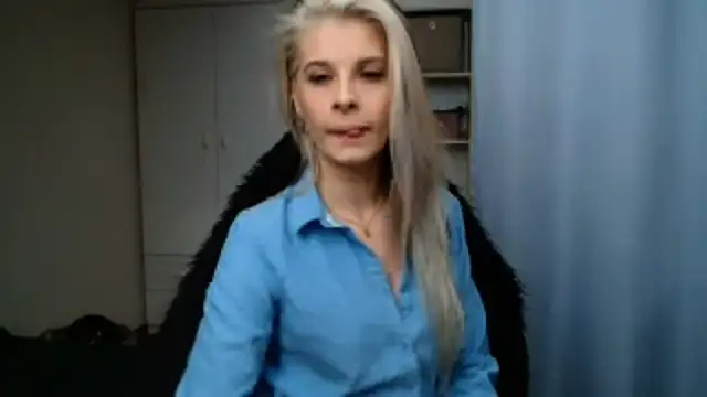 Snapshot of KristineGlow chatting on 10, 7, 2026 KristineGlow online show from 10, 7, 2026