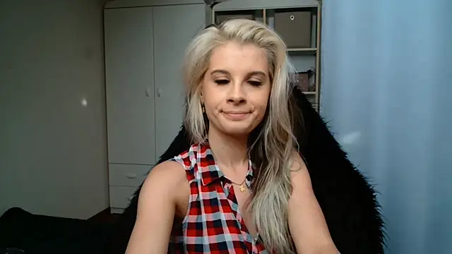 Snapshot of KristineGlow chatting on 14, 7, 2026 KristineGlow online show from 14, 7, 2026