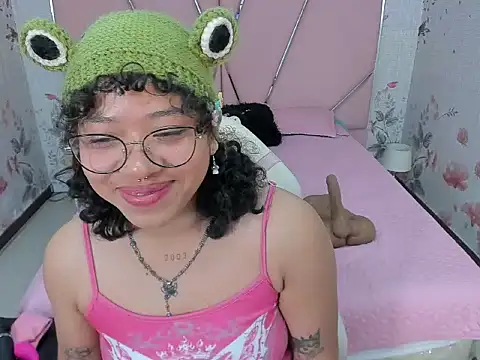 SafiroAgataaa online show from 9, 9, 2025