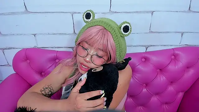 SafiroAgataaa online show from 18, 9, 2025