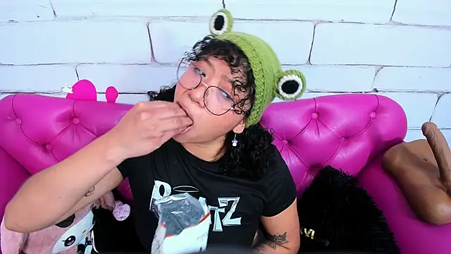 SafiroAgataaa online show from 6, 10, 2025