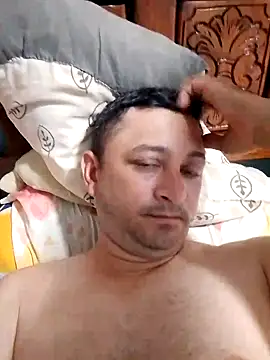 Snapshot of arnaldof50 chatting on 12, 10, 2025 arnaldof50 online show from 12, 10, 2025