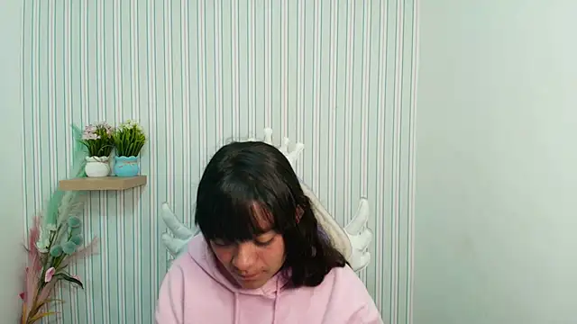 Snapshot of kataleya__18 chatting on 8, 1, 2026 kataleya 18 online show from 8, 1, 2026