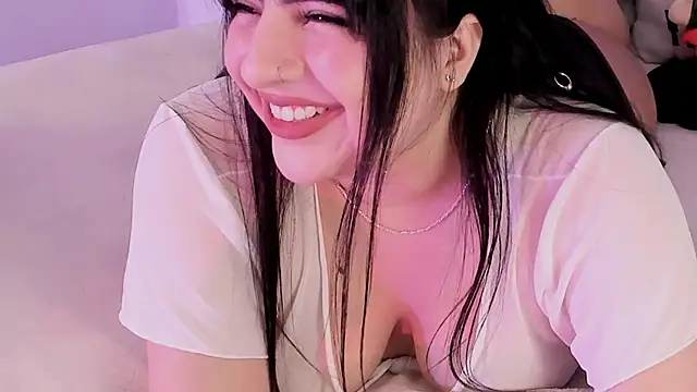 Camila Matinez  online show from 23, 12, 2025