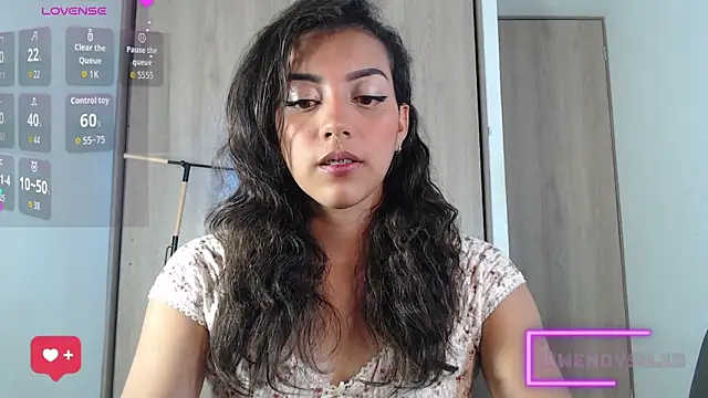 Snapshot of WendySuns_ chatting on 19, 9, 2025 WendySuns  online show from 19, 9, 2025