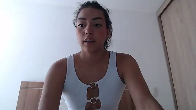 Snapshot of WendySuns_ chatting on 21, 10, 2025 WendySuns  online show from 21, 10, 2025