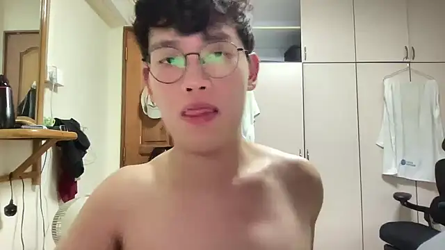 Passionatetwink2 online show from 25, 9, 2025