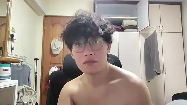 Passionatetwink2 online show from 19, 3, 2026