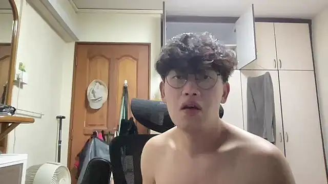 Passionatetwink2 online show from 10, 4, 2026