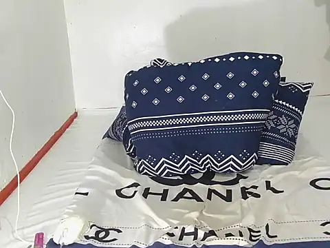 Snapshot of angelcum000 chatting on 30, 11, 2025 angelcum000 online show from 30, 11, 2025