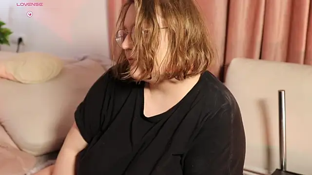 Alissa S online show from 5, 3, 2025