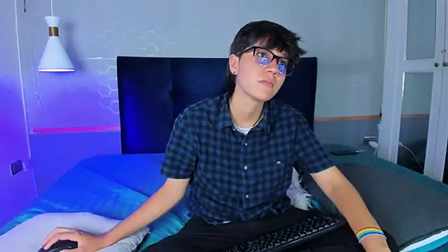 Tsuki Maru online show from 18, 9, 2025