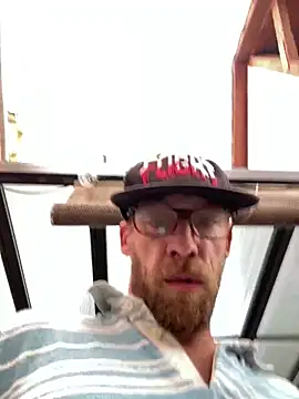 Snapshot of KE6FRAN7 chatting on 15, 9, 2025 KE6FRAN7 online show from 15, 9, 2025