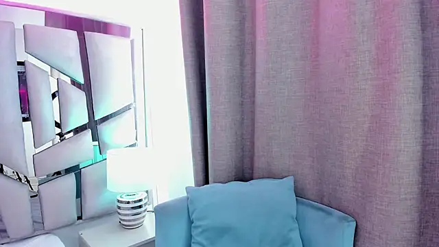  valeria saenz  online show from 13, 7, 2026