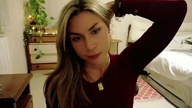 Snapshot of wonderalice31 chatting on 23, 10, 2025 wonderalice31 online show from 23, 10, 2025