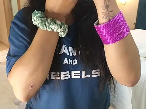 Snapshot of mansi201 chatting on 24, 9, 2025 mansi201 online show from 24, 9, 2025