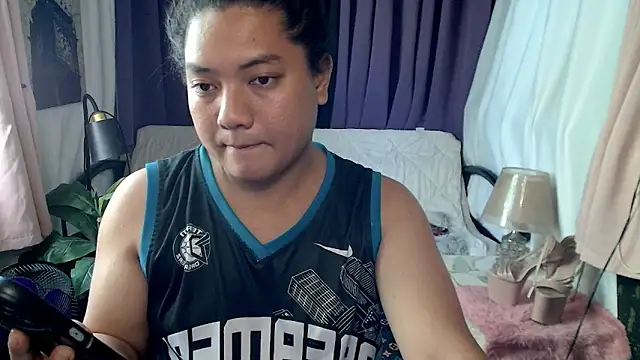 Snapshot of QueenieBrooks chatting on 24, 3, 2026 QueenieBrooks online show from 24, 3, 2026