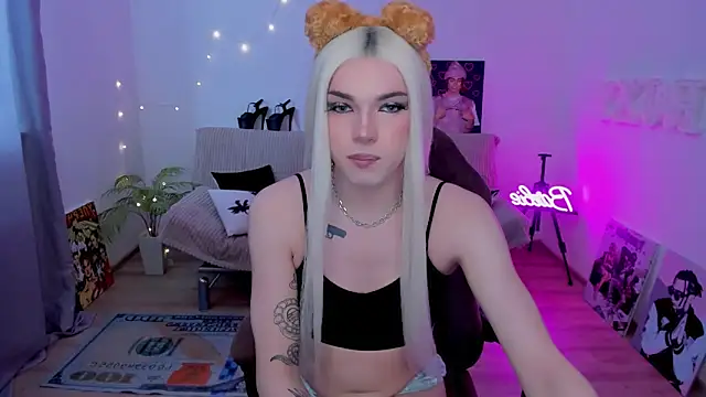 Snapshot of YourTrixie chatting on 8, 2, 2026 YourTrixie online show from 8, 2, 2026