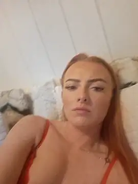 Snapshot of RedHeadRoxyUK chatting on 15, 10, 2025 RedHeadRoxyUK online show from 15, 10, 2025