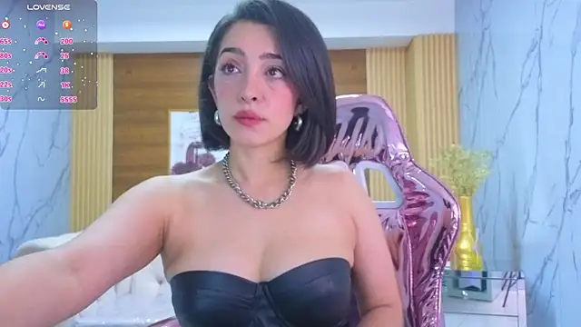 Snapshot of sara_lopez_s chatting on 6, 7, 2026 sara lopez s online show from 6, 7, 2026