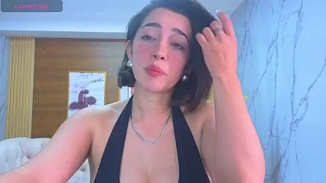 Snapshot of sara_lopez_s chatting on 5, 8, 2026 sara lopez s online show from 5, 8, 2026