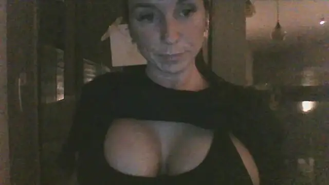 Snapshot of Justnani001 chatting on 26, 9, 2025 Justnani001 online show from 26, 9, 2025