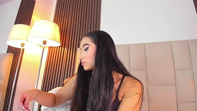 Nicolqueen  online show from 20, 7, 2026
