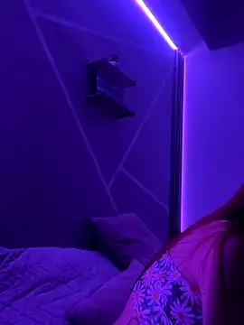 Snapshot of Little_ginger chatting on 28, 9, 2025 Little ginger online show from 28, 9, 2025