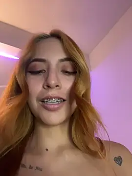 Snapshot of Little_ginger chatting on 6, 11, 2025 Little ginger online show from 6, 11, 2025