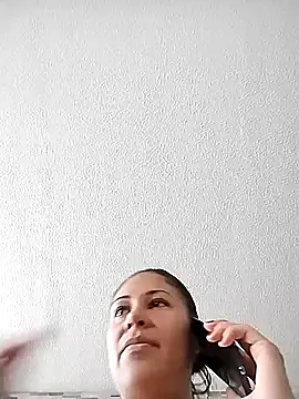 KittyHoleshot87 online show from 10, 10, 2025