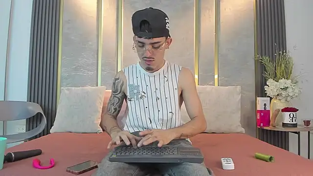 Snapshot of NikoStone_ chatting on 30, 6, 2026 NikoStone online show from 30, 6, 2026