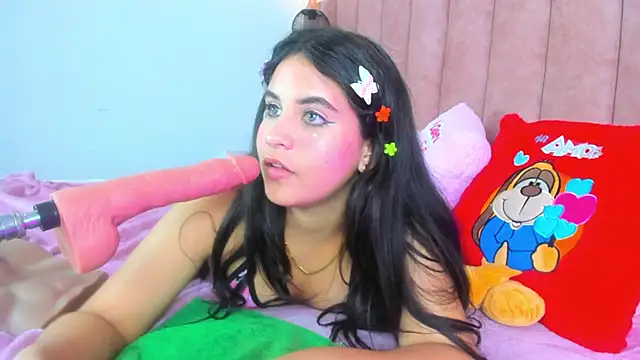 Snapshot of LizzyOlsen chatting on 22, 11, 2025 LizzyOlsen online show from 22, 11, 2025