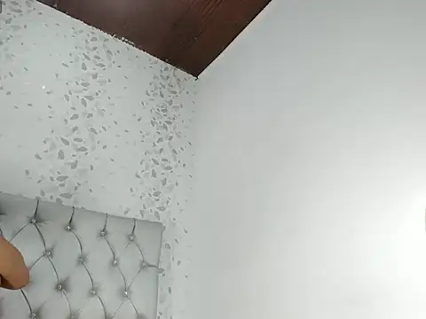 Snapshot of michelle_perla chatting on 9, 10, 2025 michelle perla online show from 9, 10, 2025