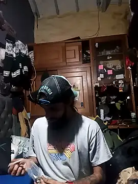 Snapshot of hairy_mannn chatting on 4, 11, 2025 hairy mannn online show from 4, 11, 2025