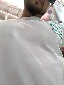 Snapshot of roxyrougee chatting on 16, 10, 2025 roxyrougee online show from 16, 10, 2025