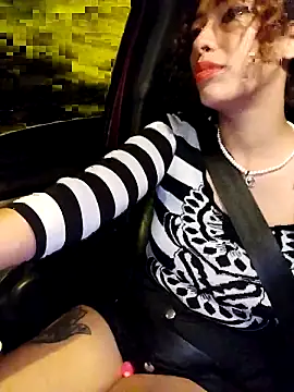 Snapshot of roxyrougee chatting on 18, 12, 2025 roxyrougee online show from 18, 12, 2025