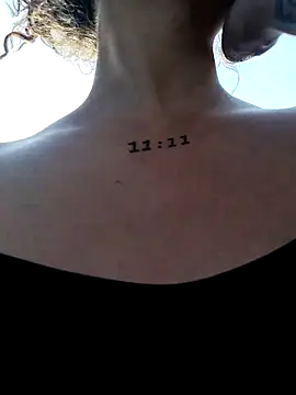 Snapshot of roxyrougee chatting on 18, 12, 2025 roxyrougee online show from 18, 12, 2025