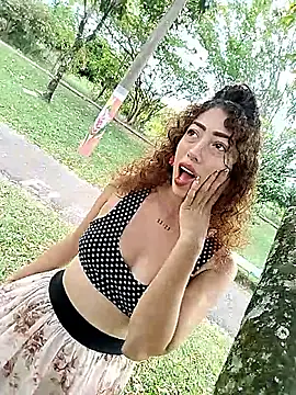 Snapshot of roxyrougee chatting on 21, 12, 2025 roxyrougee online show from 21, 12, 2025