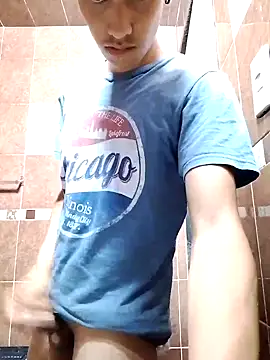 Snapshot of aispuro8505 chatting on 3, 10, 2025 aispuro8505 online show from 3, 10, 2025