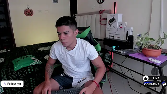 Snapshot of Jack_castell chatting on 2, 10, 2025 Jack castell online show from 2, 10, 2025