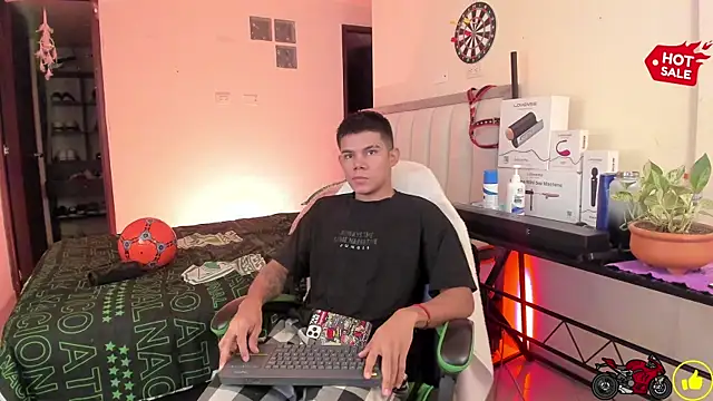 Snapshot of Jack_castell chatting on 8, 10, 2025 Jack castell online show from 8, 10, 2025