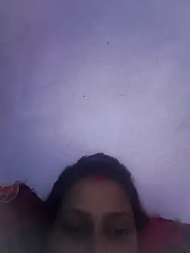 Snapshot of posewith chatting on 13, 9, 2025 posewith online show from 13, 9, 2025