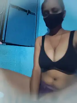 Snapshot of posewith chatting on 16, 9, 2025 posewith online show from 16, 9, 2025