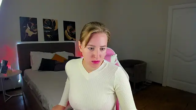 Snapshot of Alice_Cire chatting on 13, 9, 2025 Alice Cire online show from 13, 9, 2025