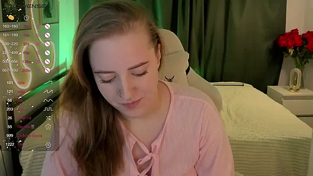 Snapshot of Alice_Cire chatting on 21, 12, 2025 Alice Cire online show from 21, 12, 2025