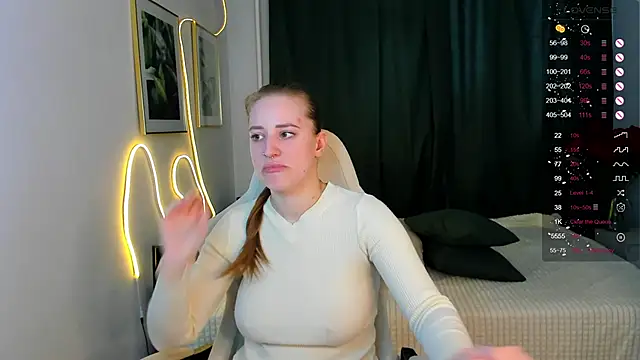 Snapshot of Alice_Cire chatting on 8, 3, 2026 Alice Cire online show from 8, 3, 2026